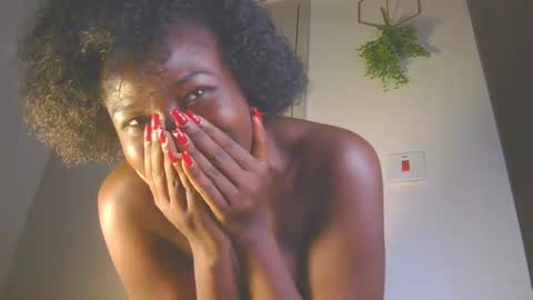 Snapshot of cathynoir chatting on October 20, 3:11 am catrine online show from October 20, 3:11 am