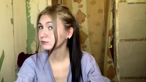 Lola online show from November 2, 7:58 pm