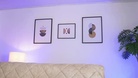 cattleyascaly online show from December 9, 8:01 pm