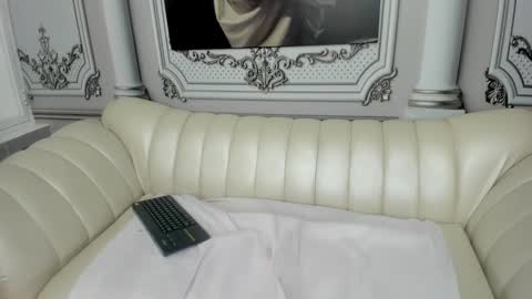 catty online show from February 18, 6:04 pm