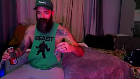 Snapshot of ccgreysweatpants chatting on September 28, 5:38 am WHAT CAN YOU GET US TO DO online show from September 28, 5:38 am