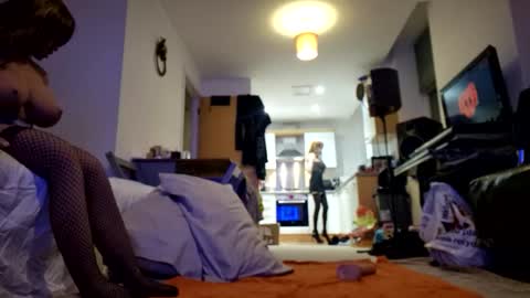 Cdleigh1984 online show from April 18, 11:16 pm