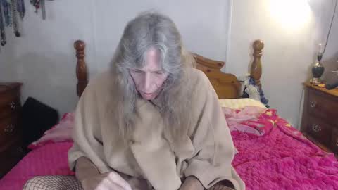 Snapshot of cdsextoy1 chatting on October 14, 10:29 am Jackie online show from October 14, 10:29 am