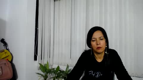Snapshot of cecihotty4u chatting on March 10, 3:34 am ceci online show from March 10, 3:34 am