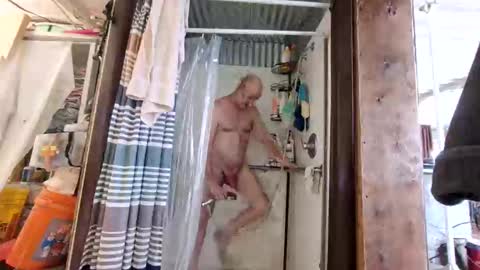 Chuck online show from February 6, 8:02 pm