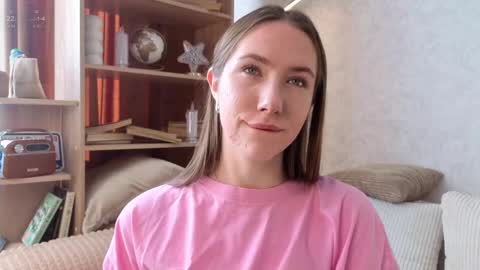 Josie Manesi online show from September 9, 6:24 am