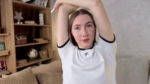 Josie Manesi online show from September 25, 6:09 am