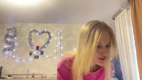 Selene online show from December 2, 7:40 am