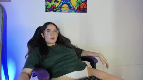Snapshot of celeste_beckham chatting on September 24, 9:05 am celeste_beckham online show from September 24, 9:05 am