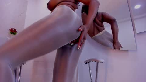 Snapshot of celeste_smmith_ chatting on September 23, 8:37 pm celeste_smmith_ online show from September 23, 8:37 pm