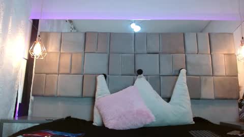 Snapshot of celeste_star0 chatting on March 3, 12:39 pm celeste star online show from March 3, 12:39 pm
