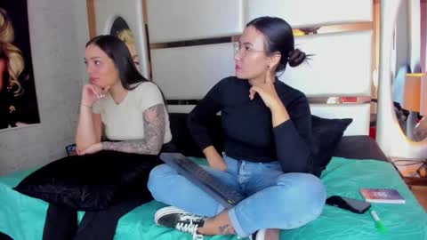 Snapshot of celeste_starsss chatting on October 15, 9:48 pm celeste_starsss online show from October 15, 9:48 pm