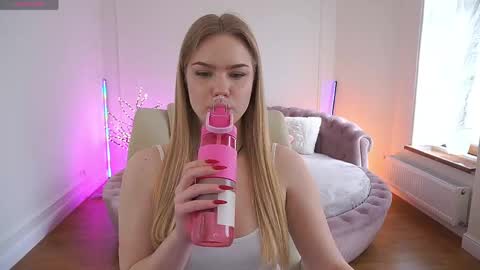 celestenoirr online show from April 15, 1:36 pm