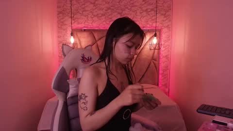 Snapshot of celestesky__ chatting on October 18, 12:09 pm online show from October 18, 12:09 pm