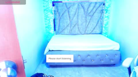 Snapshot of celestesky__ chatting on October 9, 11:37 am online show from October 9, 11:37 am