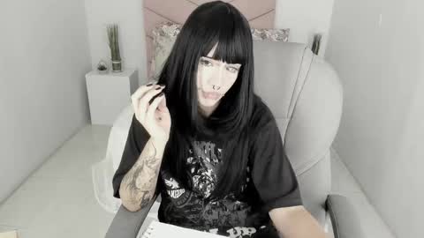 Snapshot of celestica_rose chatting on September 23, 5:23 am Celestica online show from September 23, 5:23 am
