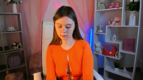 your cute kitty online show from March 7, 6:41 pm