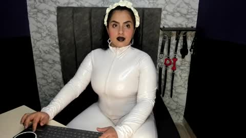 Snapshot of celestte_sweet chatting on January 7, 9:50 am online show from January 7, 9:50 am