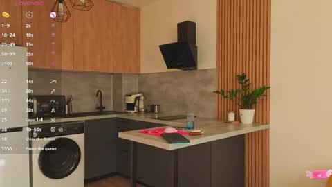 Livia online show from April 14, 1:36 pm