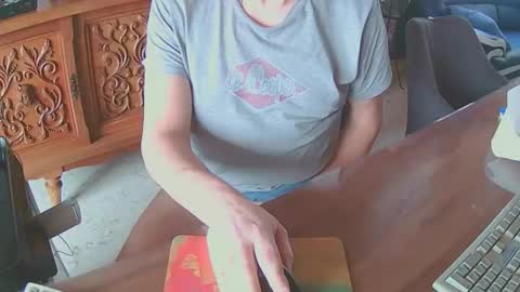 ch423031 online show from April 3, 9:27 am