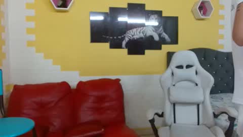 chacorta_ online show from March 17, 1:27 pm