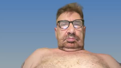 Snapshot of champsex305610 chatting on December 1, 9:28 pm champsex305610 online show from December 1, 9:28 pm