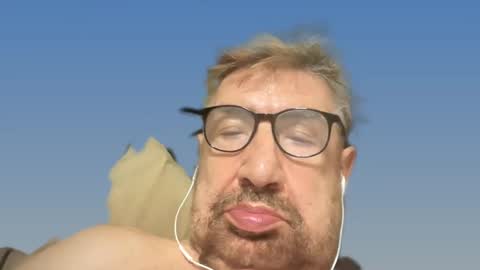 Snapshot of champsex305610 chatting on March 5, 7:06 pm champsex305610 online show from March 5, 7:06 pm