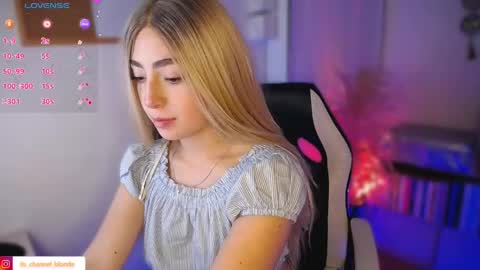 channel_blonde_a online show from April 29, 1:43 am