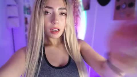 channel_blonde_a online show from September 22, 6:39 am