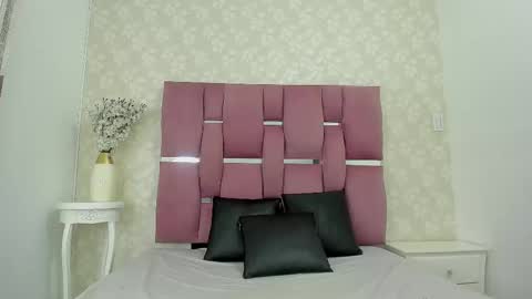 Snapshot of chantal_bony chatting on October 23, 3:35 pm Chantal online show from October 23, 3:35 pm