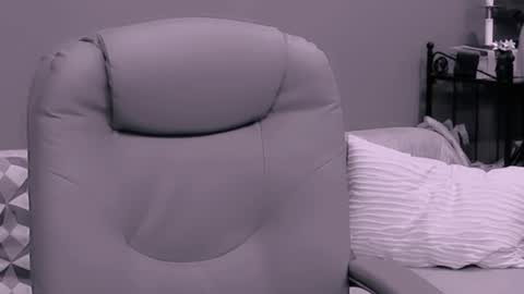 Snapshot of chantallovely chatting on February 9, 7:05 am The Queen online show from February 9, 7:05 am