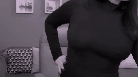 Snapshot of chantallovely chatting on January 26, 10:02 am The Queen online show from January 26, 10:02 am