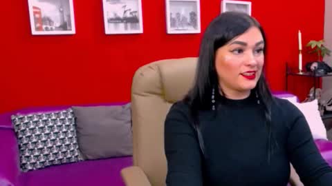 Snapshot of chantallovely chatting on October 19, 9:08 pm The Queen online show from October 19, 9:08 pm