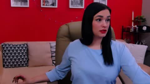 Snapshot of chantallovely chatting on January 12, 1:21 am The Queen online show from January 12, 1:21 am