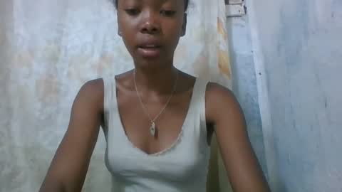 chariola0101 online show from February 9, 5:40 am