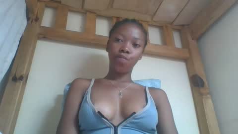 chariola0101 online show from February 19, 9:03 pm