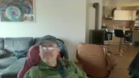 charles6064 online show from January 2, 9:22 am