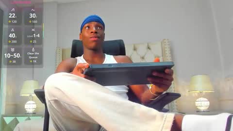 Snapshot of charlesbrown_ chatting on September 22, 8:35 pm charlesbrown_ online show from September 22, 8:35 pm