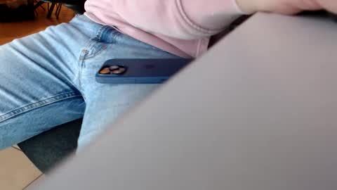 Snapshot of charlesverne chatting on October 29, 8:42 pm charlesverne online show from October 29, 8:42 pm