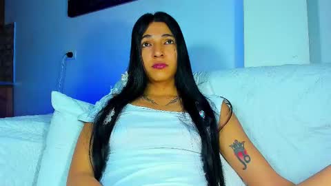 Snapshot of charlot_sanchez chatting on October 22, 8:32 pm lot online show from October 22, 8:32 pm