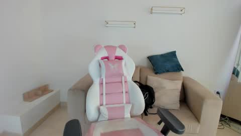    online show from September 19, 8:12 pm