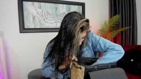 Charlote online show from March 4, 11:40 am