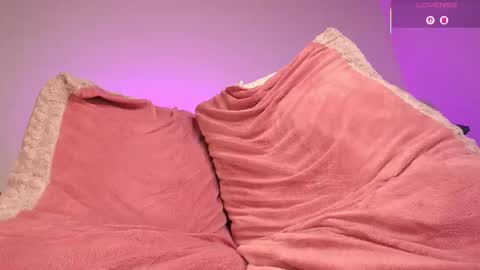 charlotte_cruzxx online show from March 7, 7:30 am