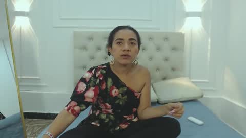 charlottte y dante online show from October 27, 6:13 am