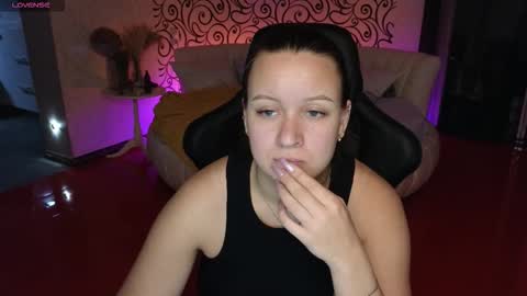 Snapshot of charlotte_ekman chatting on September 28, 2:59 pm Charlotte online show from September 28, 2:59 pm