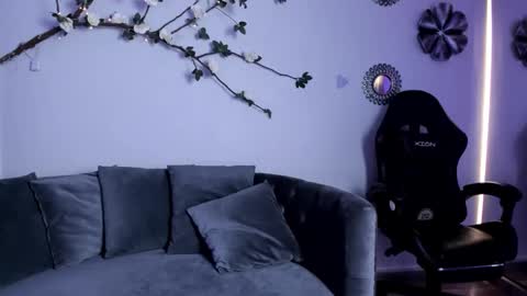 CHARLOTTE  online show from March 17, 8:36 pm