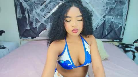 Snapshot of charlotte_walker1 chatting on October 17, 4:27 am charlotte_walker1 online show from October 17, 4:27 am