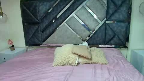 Snapshot of charlotte_walker1 chatting on September 18, 2:15 am charlotte_walker1 online show from September 18, 2:15 am