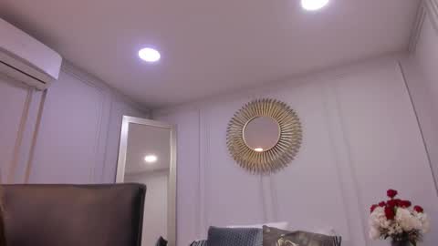 charlottebrownn_ online show from February 17, 3:27 am