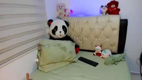 charlottee07 online show from February 5, 2:26 am